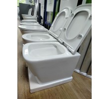 VENTA Унитаз подвесной VENTA FLOW  безободковый с сиденьем микролифт, слив RIMLESS 490*345*340